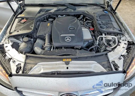 2015 Mercedes-Benz C 300 4Matic z USA, uszkodzony, nr VIN 55SWF4KB3FU008682